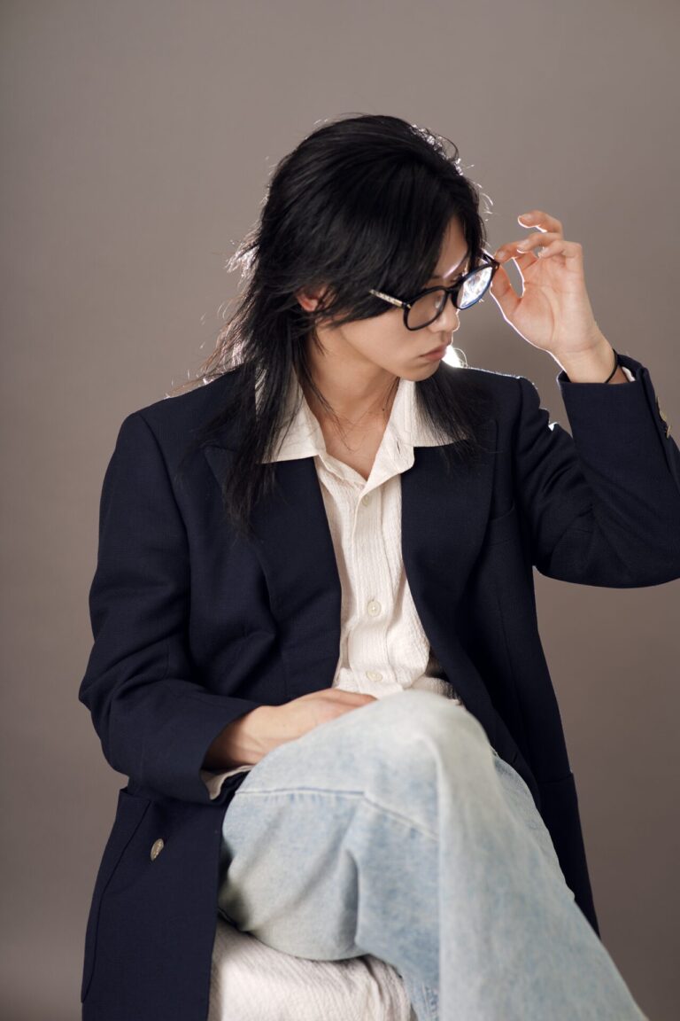 依真（EMA）